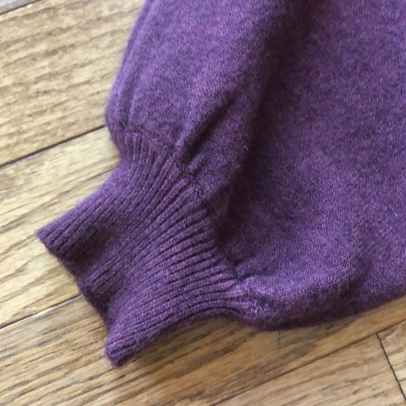 Women’s sweater size small - Picture 4 of 6